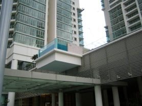 The glass fronted cantilevered Jacuzzi above the entrance